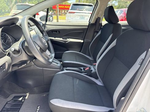 Used 2025 Nissan Versa S w/ Trunk Package FWD image 9