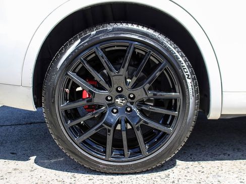 Used 2019 Maserati Levante S GranLusso AWD/4WD image 12