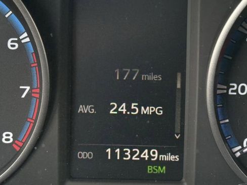 Used 2018 Toyota RAV4 XLE image 18