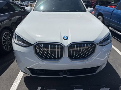 Used 2025 BMW X3 xDrive30i w/ Premium Package AWD/4WD image 3
