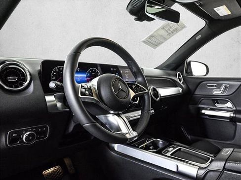 Certified 2026 Mercedes-Benz GLB 250 4MATIC w/ Sun & Sound Package image 10