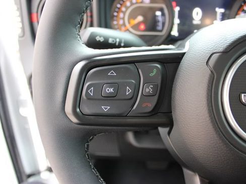 Used 2026 Jeep Gladiator Rubicon AWD/4WD image 19