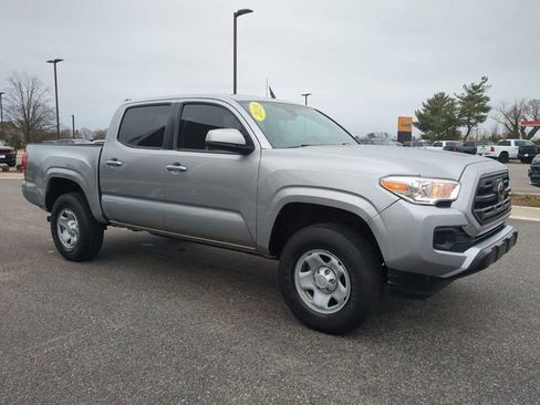Used 2019 Toyota Tacoma SR w/ SR Convenience Package image 2
