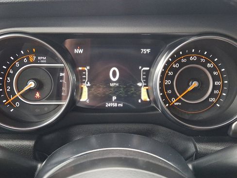 Certified 2022 Jeep Gladiator Willys image 26