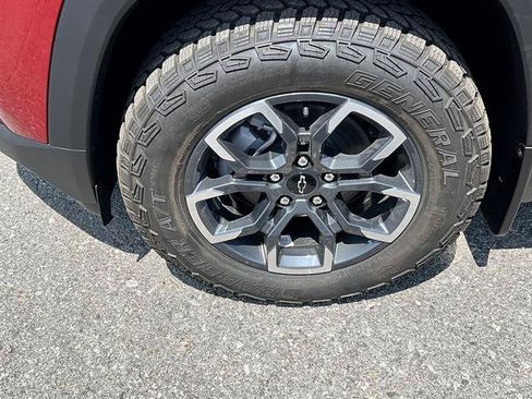 New 2027 Chevrolet Equinox ACTIV FWD image 10