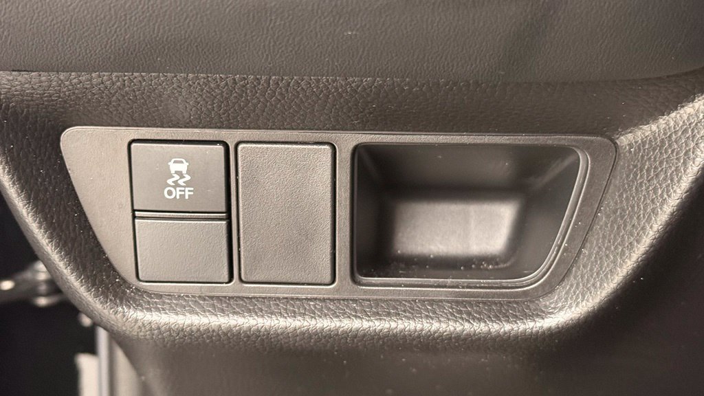 Used 2025 Honda HR-V LX image 31