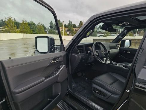 Used 2024 Lexus GX 550 image 23