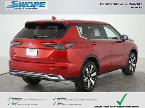 Used 2025 Mitsubishi Outlander SE image 3