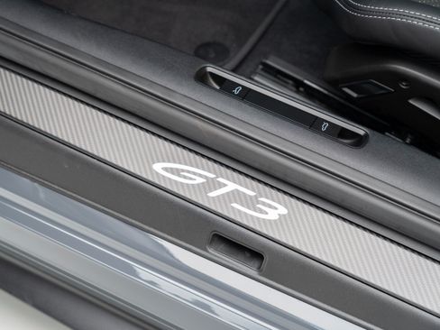 Certified 2026 Porsche 911 GT3 RWD image 15