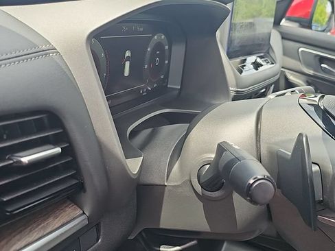 Used 2025 Nissan Rogue Platinum w/ Platinum Premium Package FWD image 11