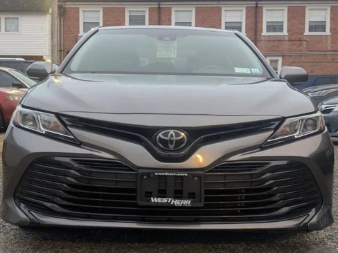 Used 2018 Toyota Camry LE w/ Convenience Package image 6