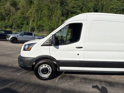 New 2026 Ford Transit 250 148 Medium Roof RWD image 8
