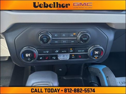 Used 2023 Ford Bronco Wildtrak AWD/4WD image 24