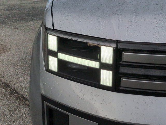 Used 2025 Hyundai Santa Fe SE FWD image 9