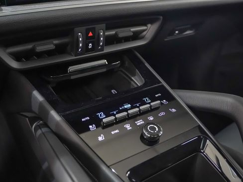 Certified 2026 Porsche Cayenne E-Hybrid AWD/4WD image 32