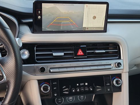 Certified 2025 Genesis G70 2.5T image 12