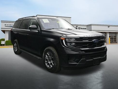 Used 2025 Ford Expedition Active AWD/4WD image 7