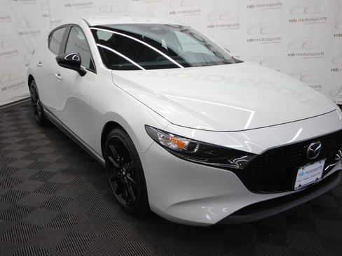 Used 2024 MAZDA MAZDA3 s FWD image 10