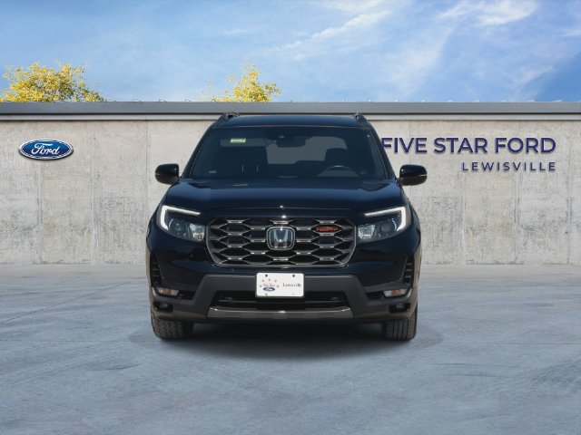 Used 2025 Honda Passport TrailSport image 3