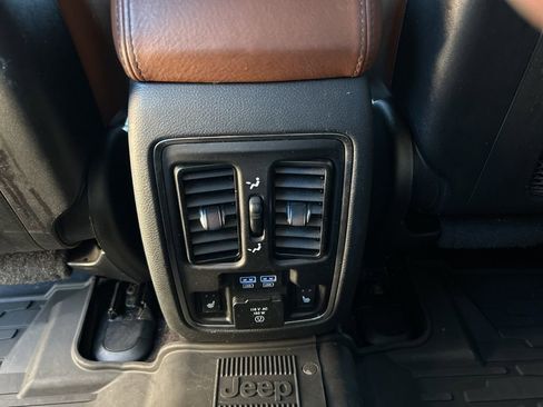 Used 2019 Jeep Grand Cherokee Summit image 15