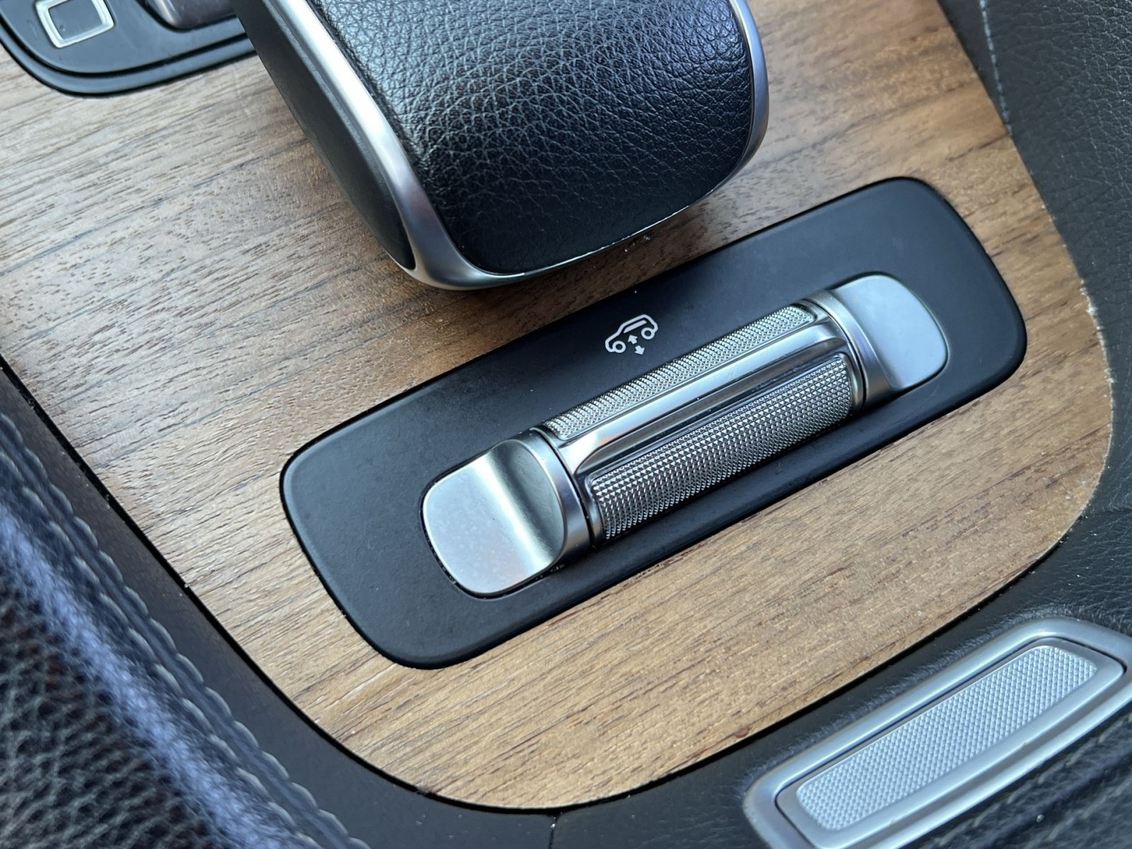 Certified 2025 Mercedes-Benz GLS 450 4MATIC image 42