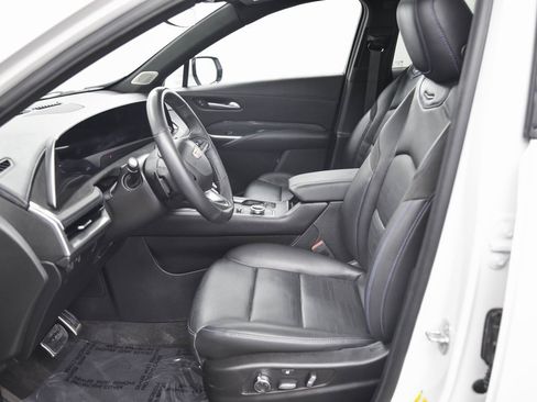 Used 2024 Cadillac XT4 Sport image 11