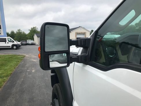 Used 2016 Ford F550 2WD Regular Cab Super Duty image 10