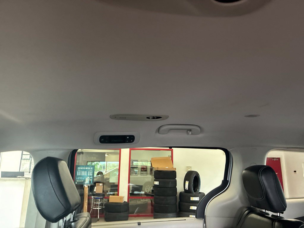 Certified 2024 Chrysler Pacifica Touring-L FWD image 23