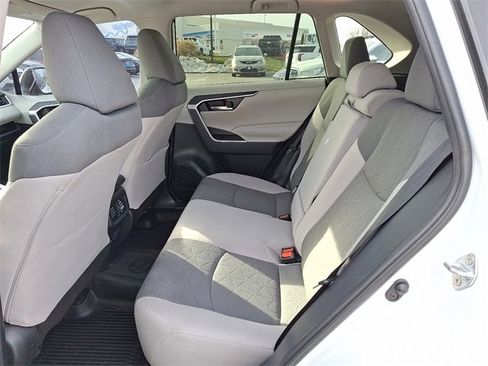 Used 2020 Toyota RAV4 XLE image 10