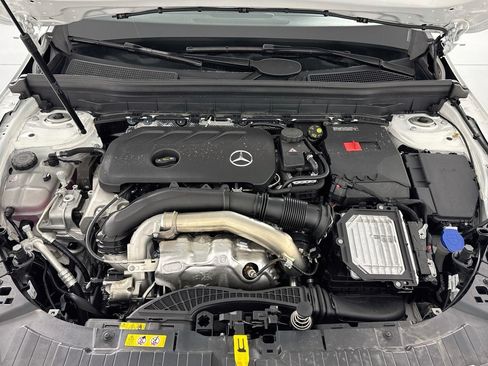 Used 2026 Mercedes-Benz GLB 250 image 11