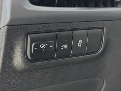 Used 2025 Hyundai Santa Cruz SE image 12