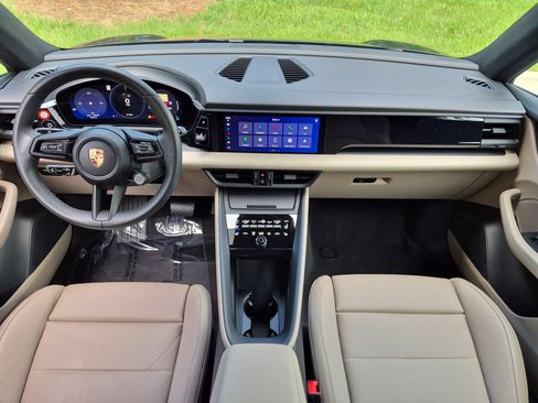Used 2025 Porsche Macan 4 Electric AWD/4WD image 21