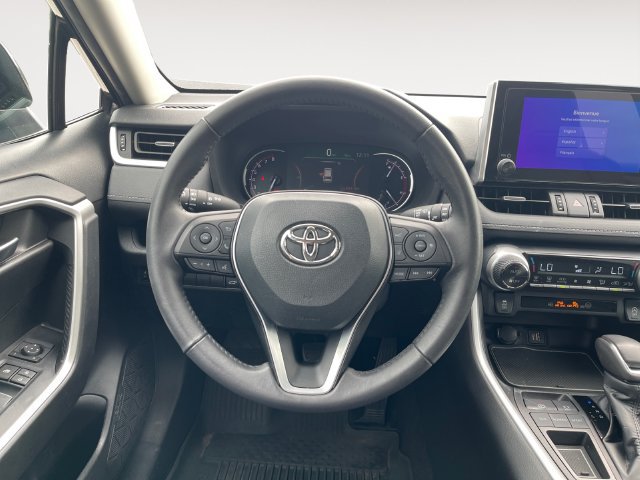 Used 2023 Toyota RAV4 XLE Premium FWD image 12