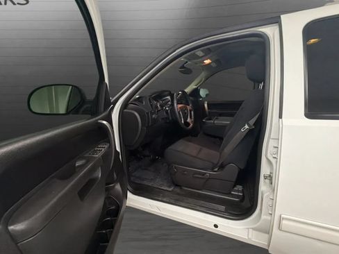 Used 2011 Chevrolet Silverado 1500 LT w/ All-Star Edition AWD/4WD image 19