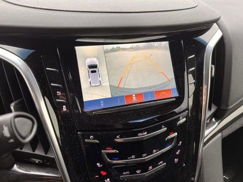 Used 2019 Cadillac Escalade Platinum image 16