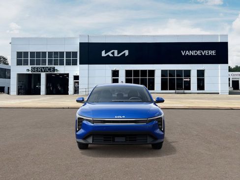 New 2025 Kia K4 LX image 2