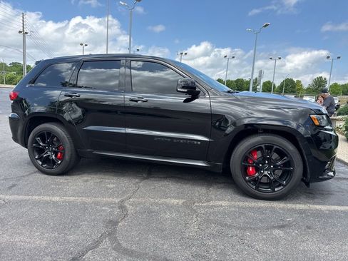 Used 2021 Jeep Grand Cherokee SRT w/ Trailer Tow Group IV AWD/4WD image 31