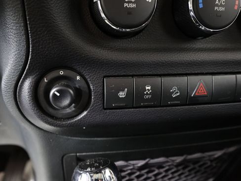 Used 2017 Jeep Wrangler Unlimited Sahara AWD/4WD image 35
