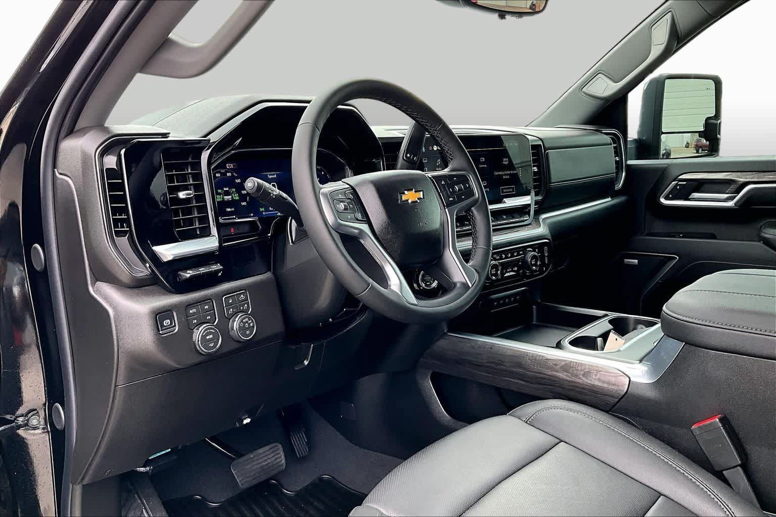 Used 2026 Chevrolet Silverado 3500 LTZ w/ LTZ Texas Edition AWD/4WD image 18