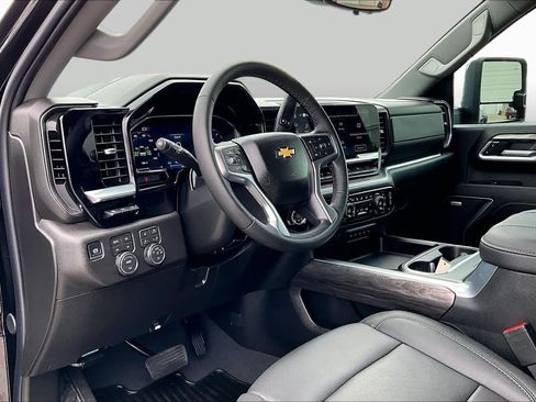 Used 2026 Chevrolet Silverado 3500 LTZ w/ LTZ Texas Edition AWD/4WD image 18