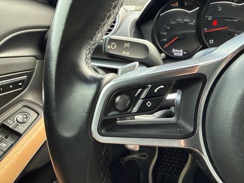 Used 2018 Porsche 718 Cayman RWD image 10