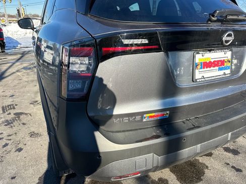 New 2025 Nissan Kicks SR image 31