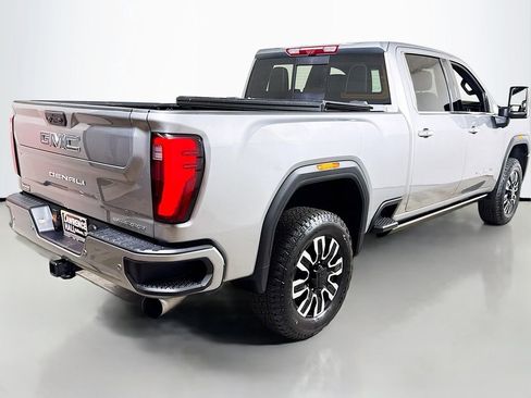 Used 2025 GMC Sierra 2500 Denali Ultimate AWD/4WD image 4