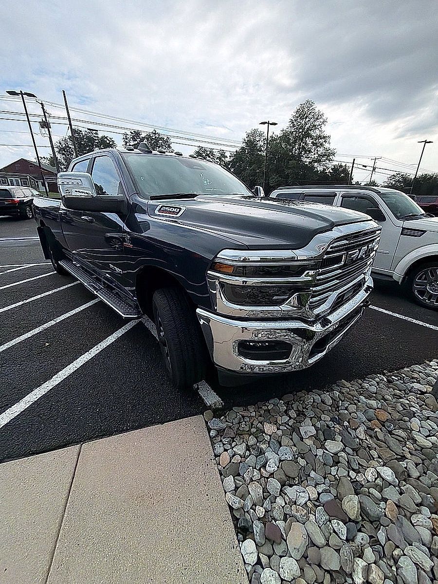 Used 2025 RAM 2500 Laramie w/ Safety Group AWD/4WD image 7