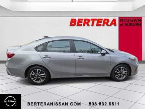 Used 2024 Kia Forte LXS w/ LXS Technology Package image 2