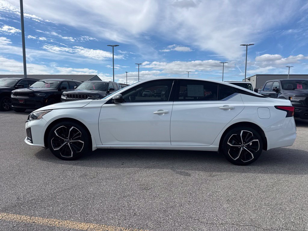 Used 2024 Nissan Altima 2.5 SR w/ SR Premium Package AWD/4WD image 31