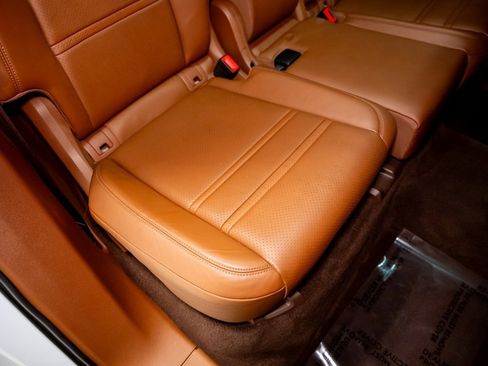 Used 2021 Porsche Cayenne Turbo image 32