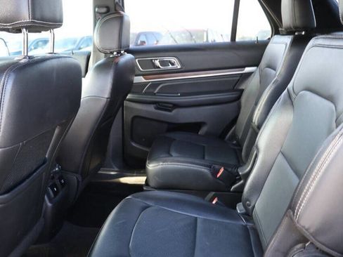 Used 2017 Ford Explorer Limited image 18