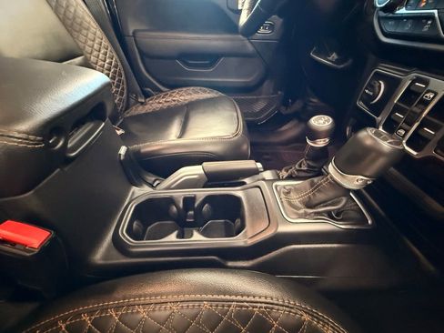 Certified 2022 Jeep Gladiator Overland image 37