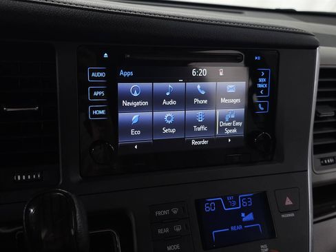 Used 2017 Toyota Sienna XLE w/ XLE Navigation Package FWD image 23